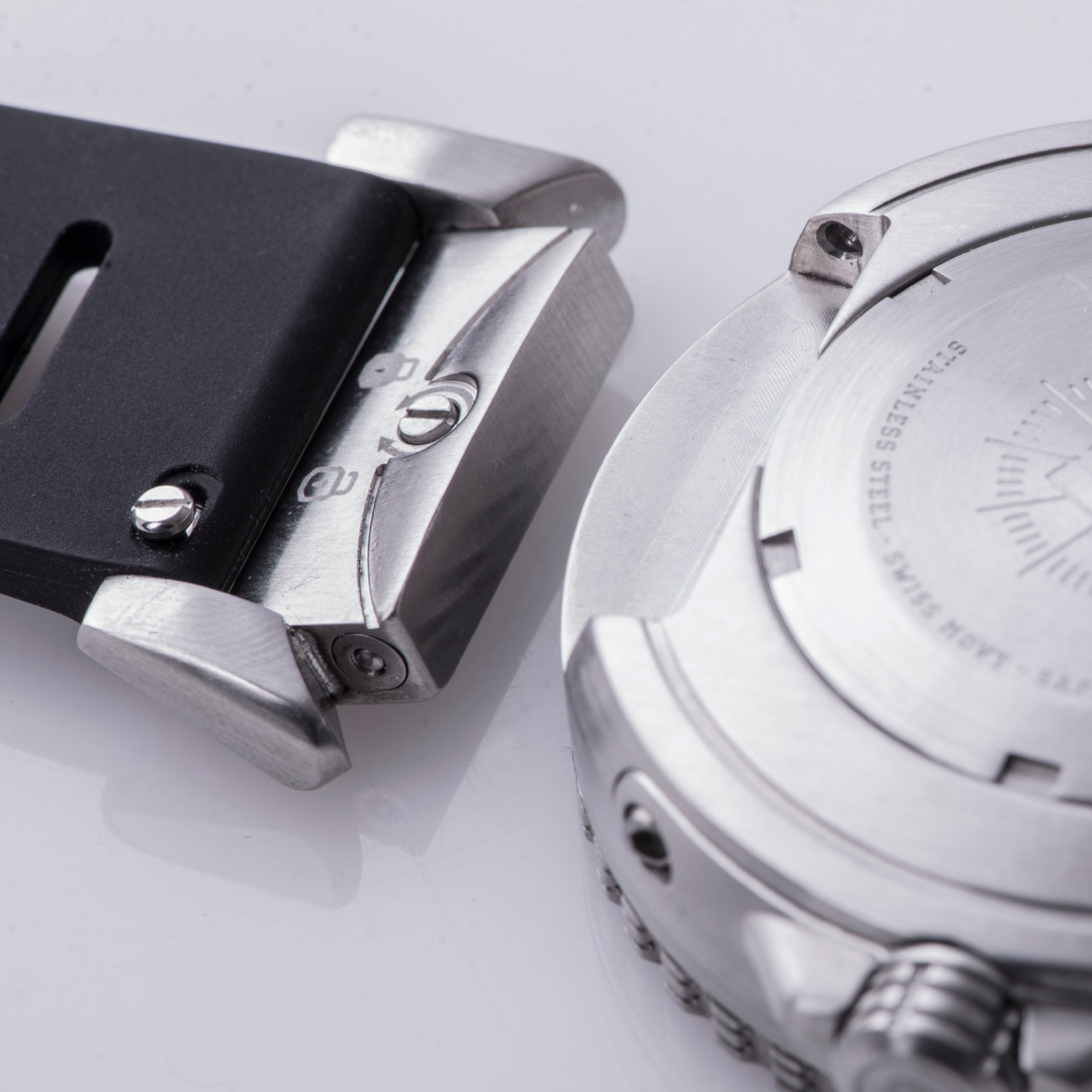 Dango: DV-01 - DIVE WATCH WITH SILICONE SPORT STRAP