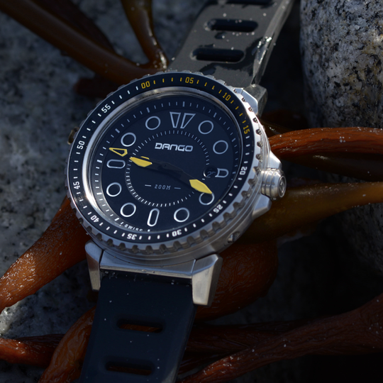 Dango: DV-01 - DIVE WATCH WITH SILICONE SPORT STRAP