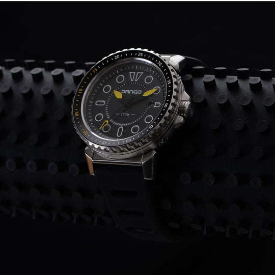 Dango: DV-01 - DIVE WATCH WITH SILICONE SPORT STRAP