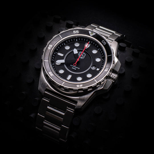 Dango: DV-02 - AUTOMATIC DIVE WATCH WITH METAL BRACELET