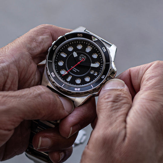 Dango: DV-02 - AUTOMATIC DIVE WATCH WITH METAL BRACELET