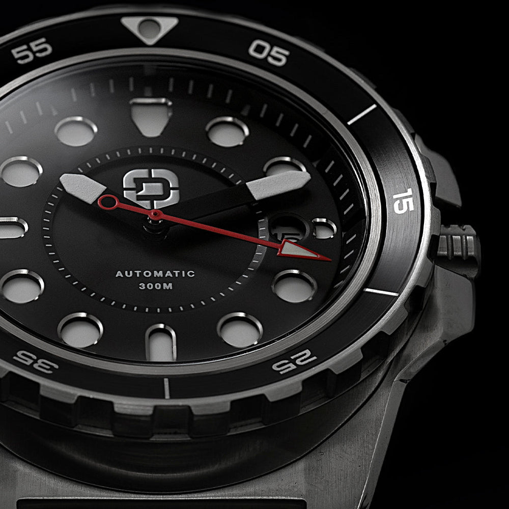 Dango: DV-02 - AUTOMATIC DIVE WATCH WITH METAL BRACELET