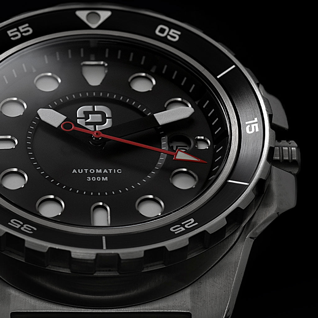 Dango: DV-02 - AUTOMATIC DIVE WATCH WITH METAL BRACELET