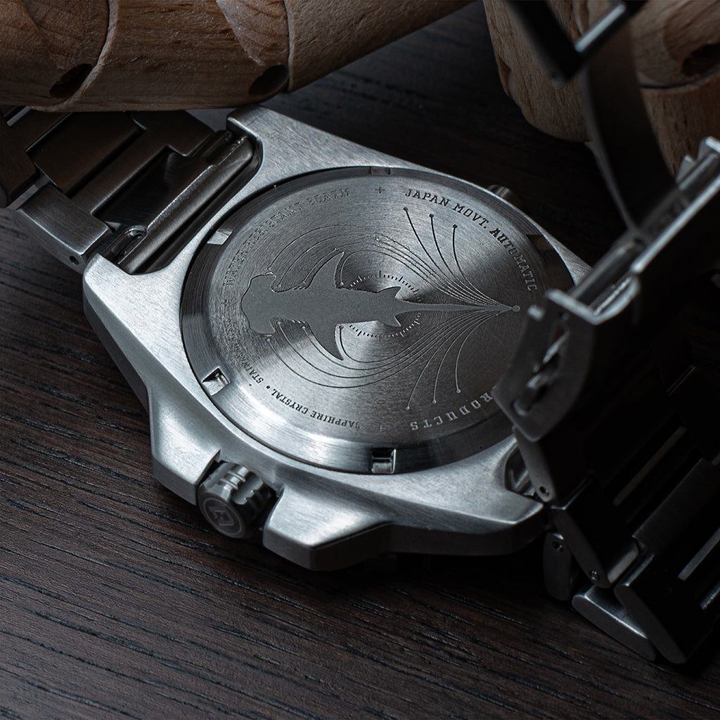 Dango: DV-02 - AUTOMATIC DIVE WATCH WITH METAL BRACELET