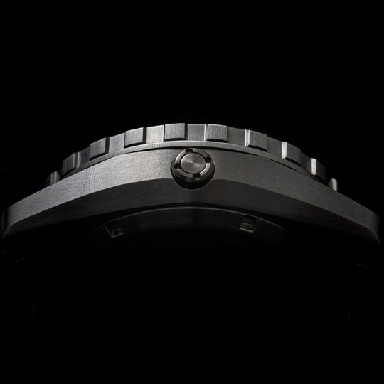 Dango: DV-02 - AUTOMATIC DIVE WATCH WITH SILICONE SPORT STRAP