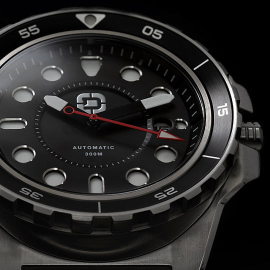 Dango: DV-02 - AUTOMATIC DIVE WATCH WITH SILICONE SPORT STRAP