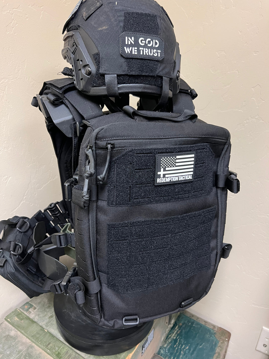 Crusader 2.0 XL Armor Kit: Plate Carrier + Lightweight Level IV Plates + Plate Carrier Bag + Medic Pouch - FULL KIT