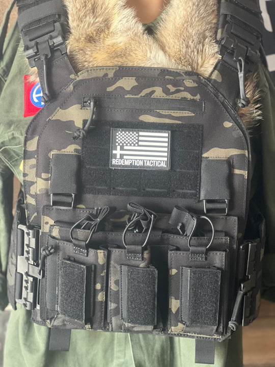 Redemption Tactical Crusader 2.0® V4 - Lightweight Level IV Plates + Level III PE Side Plates + Carrier + Mag Pouches - Full Kit